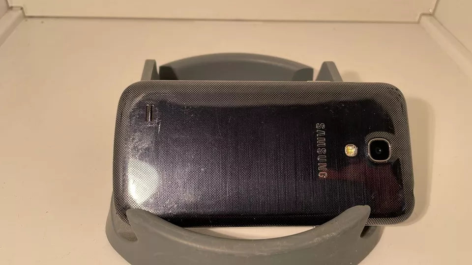 Samsung Galaxy S4 Mini + Ladegerät+Kopfhörer